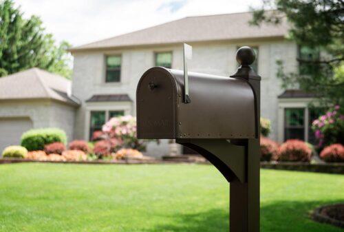 Edwards decorative bronze mailbox